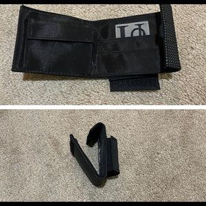 Wrist wallet